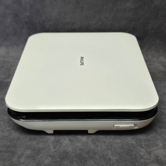 Philips 7" Portable DVD Player PD703 / 37 & Travelling Carrying Case - Picture 8 of 15